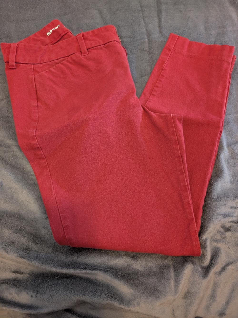 Old Navy Women’s Cropped Pants in Deep Red